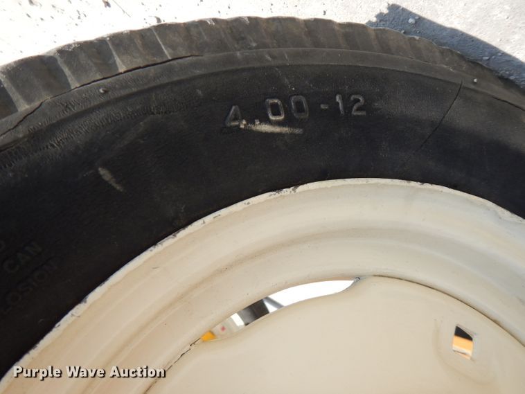 image for item FR9218 1966 International Cub Lo-Boy  tractor