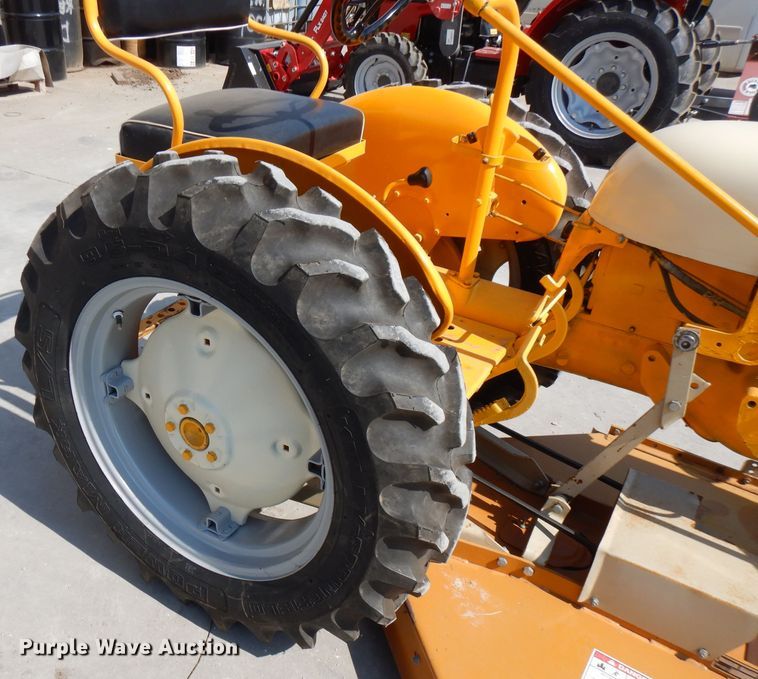 image for item FR9218 1966 International Cub Lo-Boy  tractor