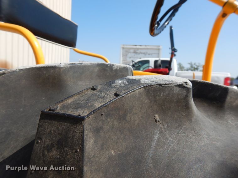 image for item FR9218 1966 International Cub Lo-Boy  tractor