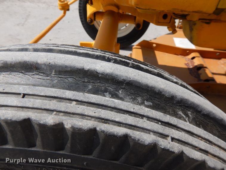 image for item FR9218 1966 International Cub Lo-Boy  tractor