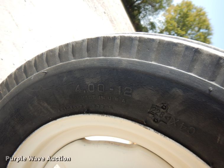 image for item FR9218 1966 International Cub Lo-Boy  tractor