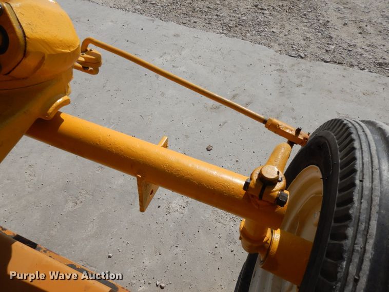 image for item FR9218 1966 International Cub Lo-Boy  tractor