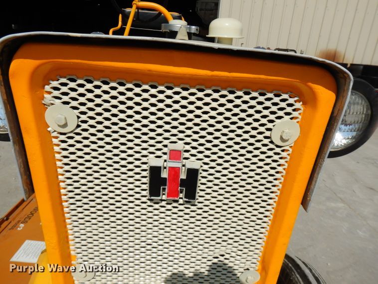 image for item FR9218 1966 International Cub Lo-Boy  tractor