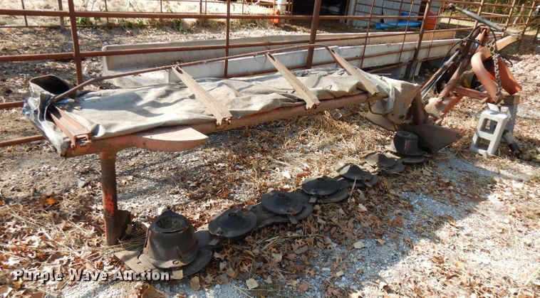 image for item FW9776 1989 Kuhn GMD77HD disc mower