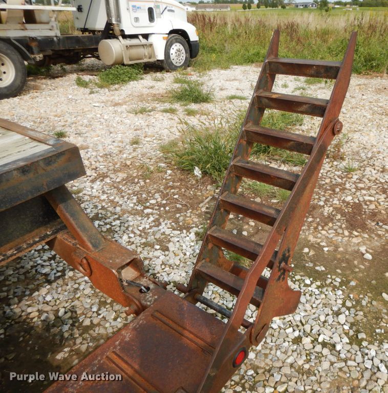 image for item HJ9661 1998 Behnke sprayer trailer