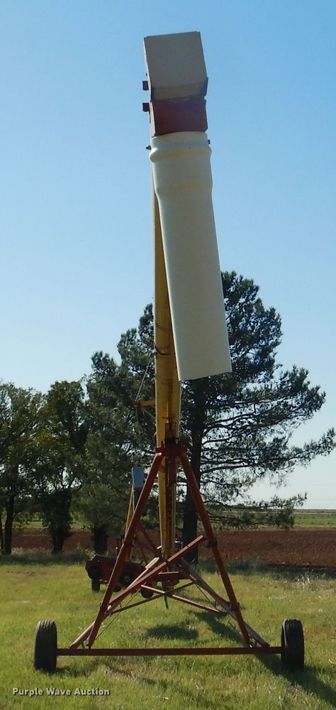 image for item HL9506 Westfield TR80-61 grain auger