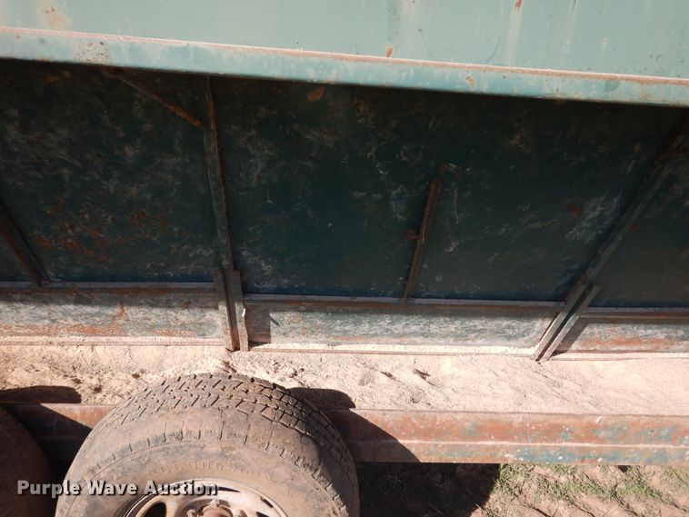 image for item HL9509 Oklahoma Pride livestock feeder