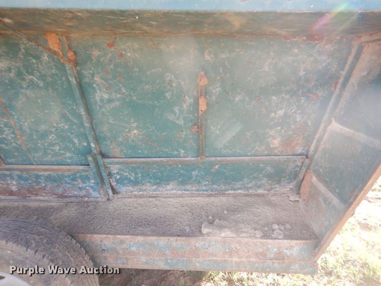 image for item HL9509 Oklahoma Pride livestock feeder