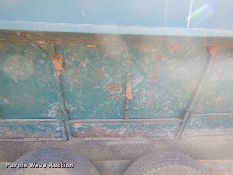 image for item HL9509 Oklahoma Pride livestock feeder