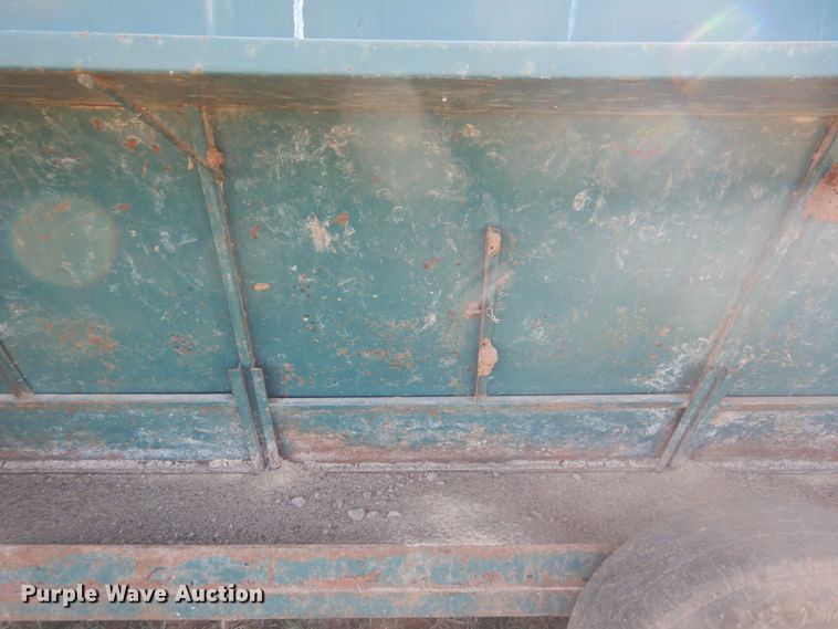 image for item HL9509 Oklahoma Pride livestock feeder