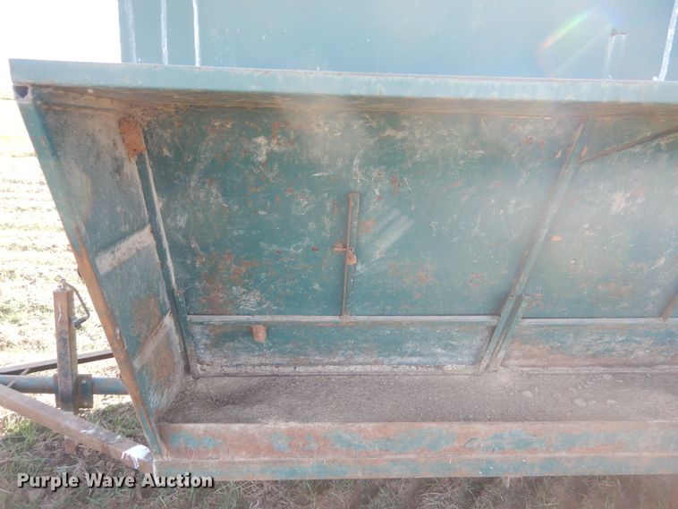 image for item HL9509 Oklahoma Pride livestock feeder