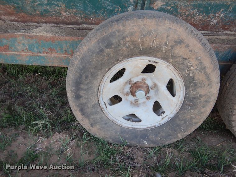 image for item HL9509 Oklahoma Pride livestock feeder