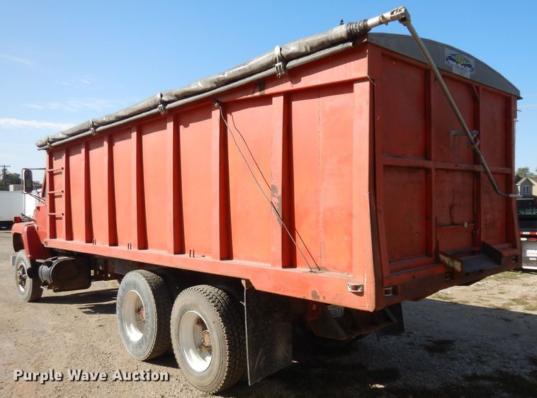 image for item HN9352 1974 Ford 8000  grain truck