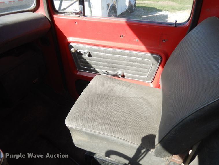 image for item HN9352 1974 Ford 8000  grain truck