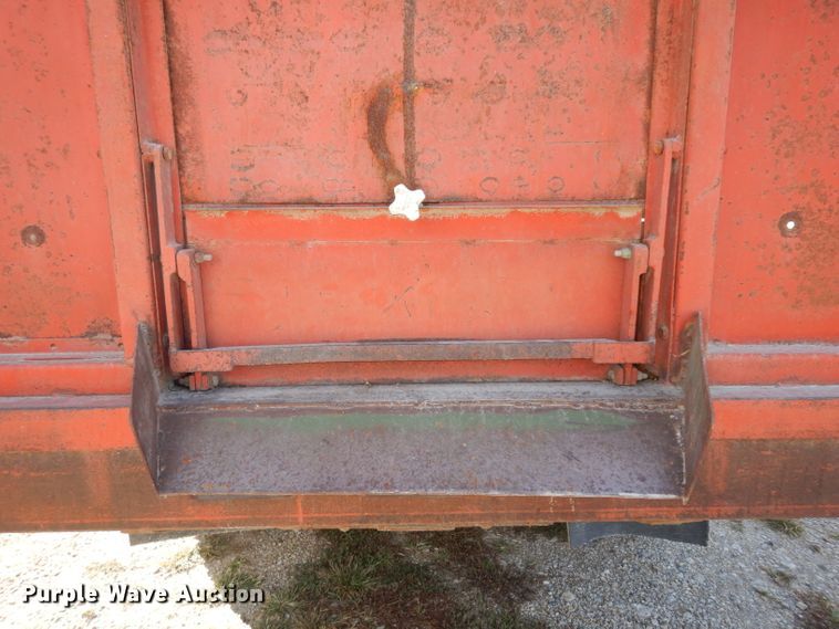 image for item HN9352 1974 Ford 8000  grain truck