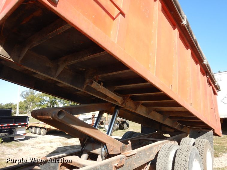 image for item HN9352 1974 Ford 8000  grain truck