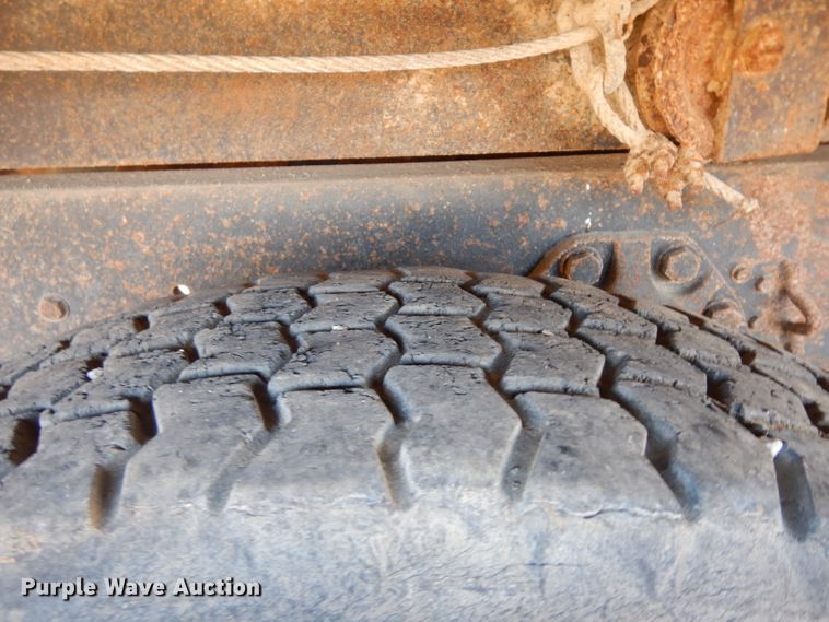 image for item HN9352 1974 Ford 8000  grain truck