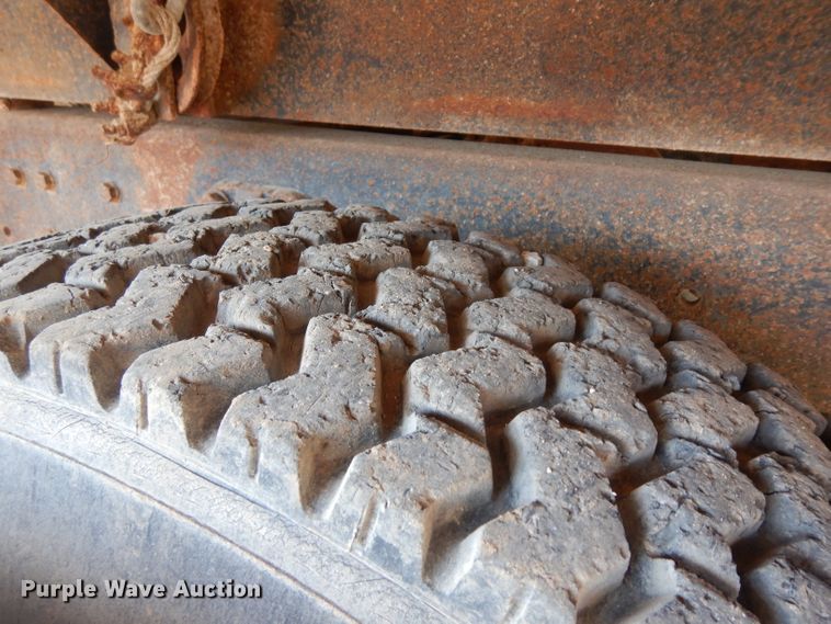 image for item HN9352 1974 Ford 8000  grain truck