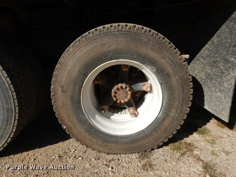 image for item HN9352 1974 Ford 8000  grain truck