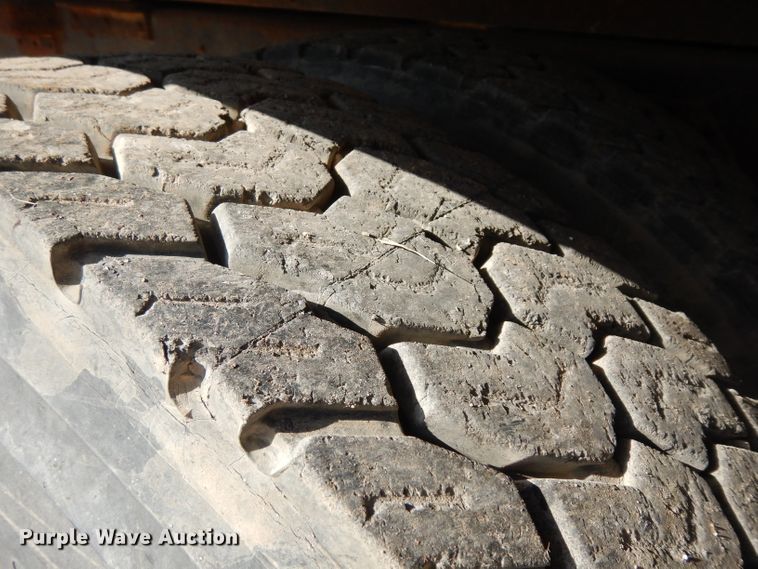 image for item HN9352 1974 Ford 8000  grain truck