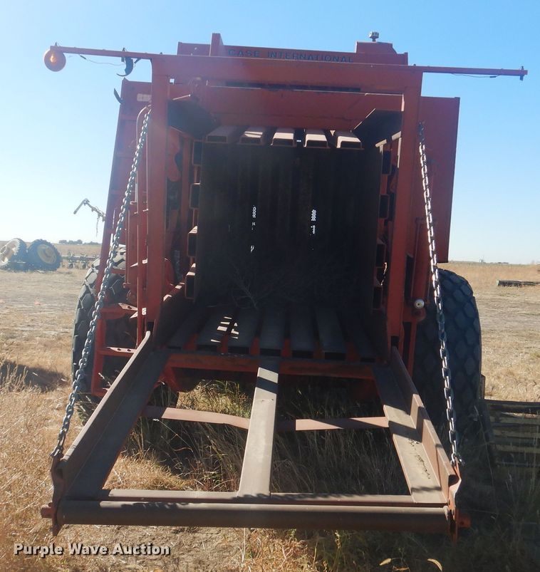 image for item HO9206 1989 Case IH 8580  large square baler