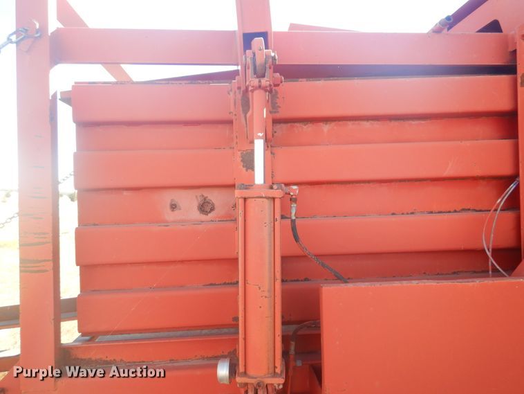 image for item HO9206 1989 Case IH 8580  large square baler