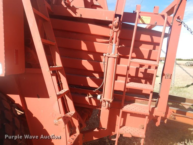 image for item HO9206 1989 Case IH 8580  large square baler