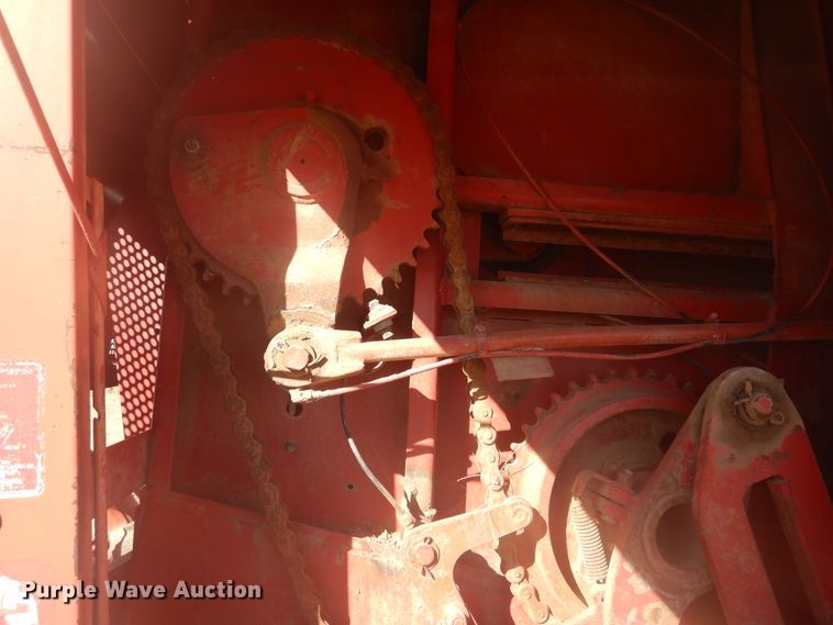 image for item HO9206 1989 Case IH 8580  large square baler