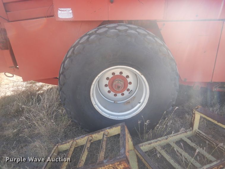 image for item HO9206 1989 Case IH 8580  large square baler