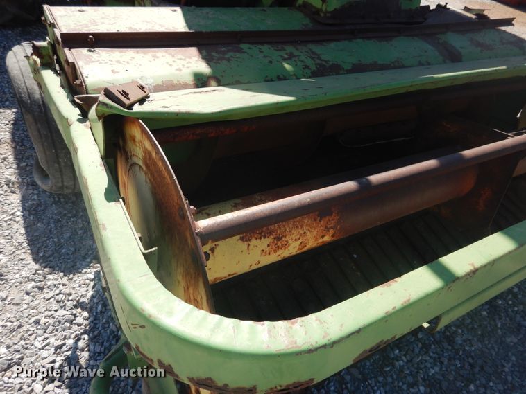 image for item HO9242 John Deere 425 hay cuber