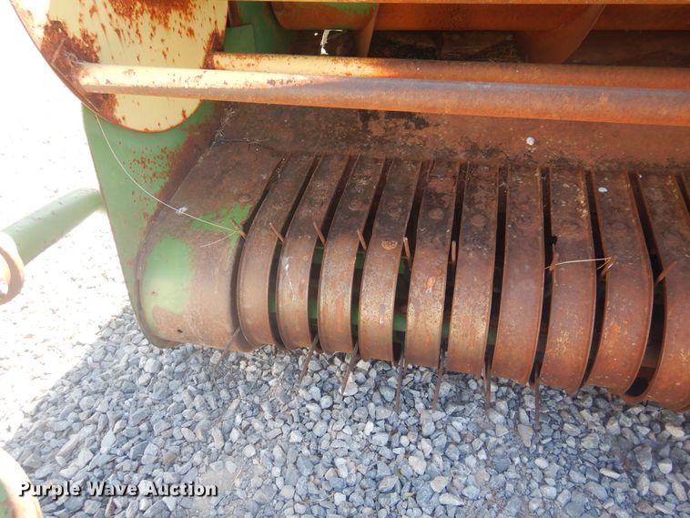 image for item HO9242 John Deere 425 hay cuber