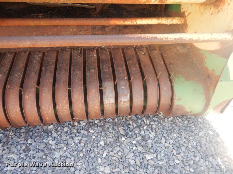 image for item HO9242 John Deere 425 hay cuber