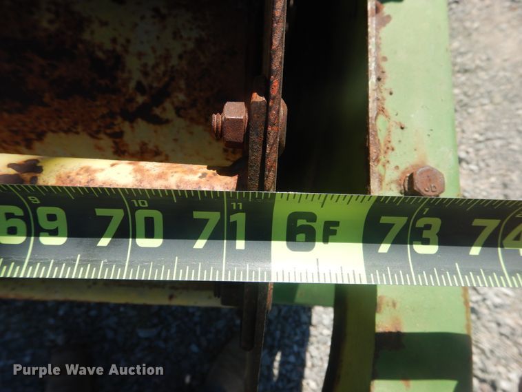 image for item HO9242 John Deere 425 hay cuber