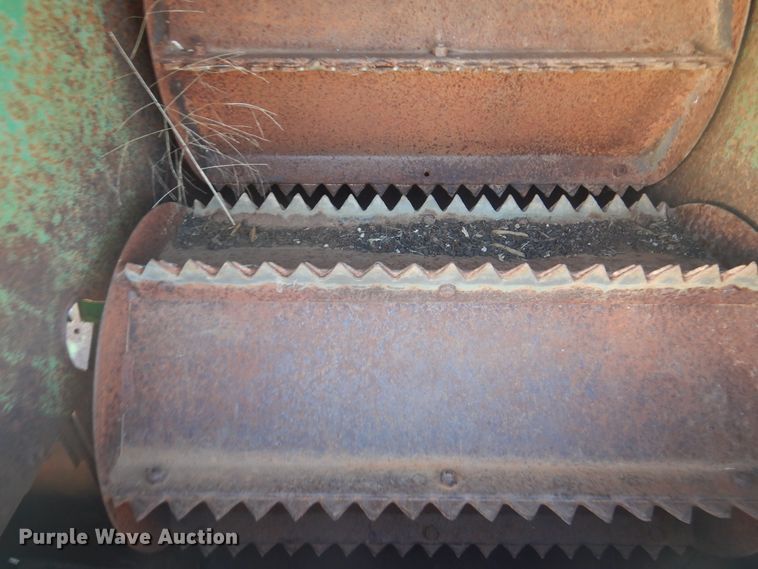 image for item HO9242 John Deere 425 hay cuber