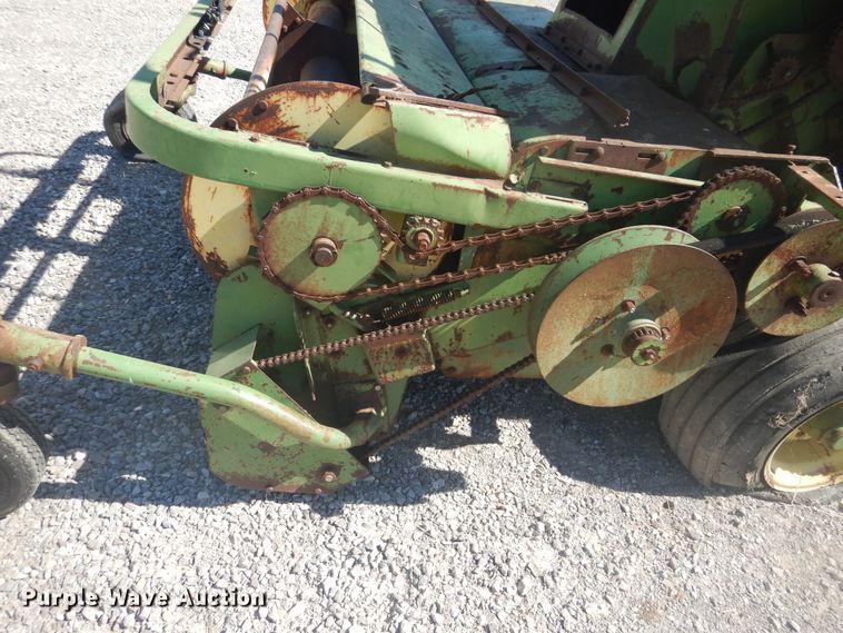 image for item HO9242 John Deere 425 hay cuber