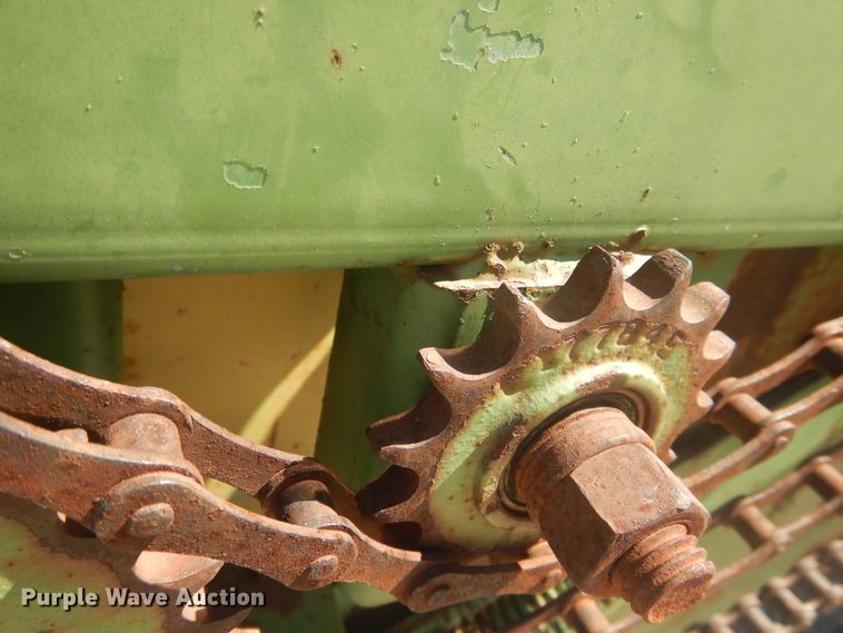 image for item HO9242 John Deere 425 hay cuber