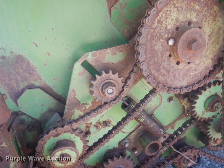 image for item HO9242 John Deere 425 hay cuber