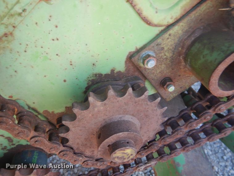 image for item HO9242 John Deere 425 hay cuber