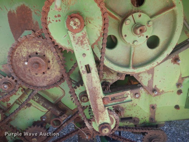 image for item HO9242 John Deere 425 hay cuber