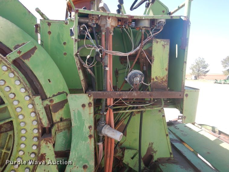 image for item HO9242 John Deere 425 hay cuber