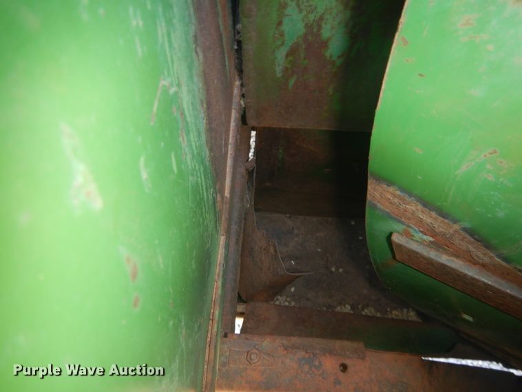 image for item HO9242 John Deere 425 hay cuber