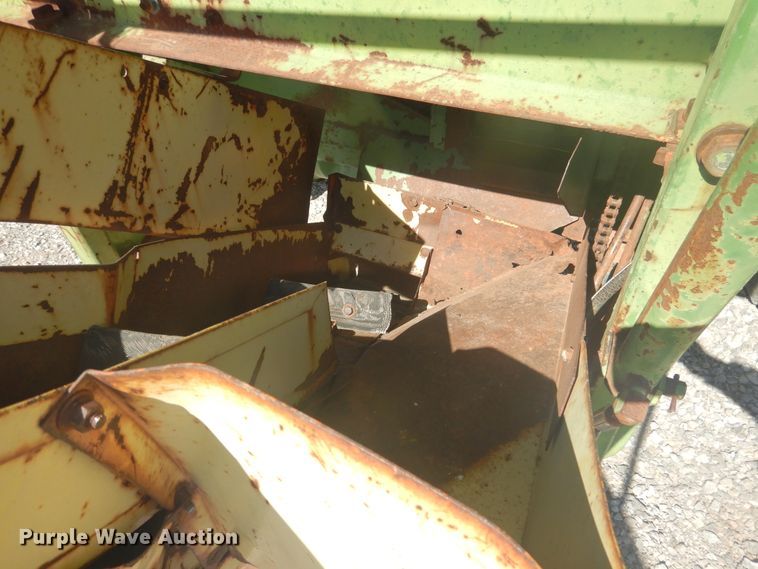 image for item HO9242 John Deere 425 hay cuber