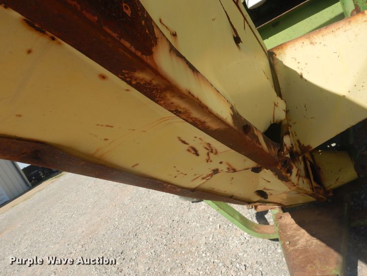 image for item HO9242 John Deere 425 hay cuber