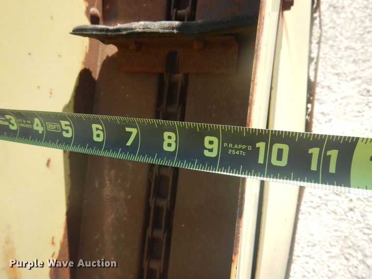 image for item HO9242 John Deere 425 hay cuber