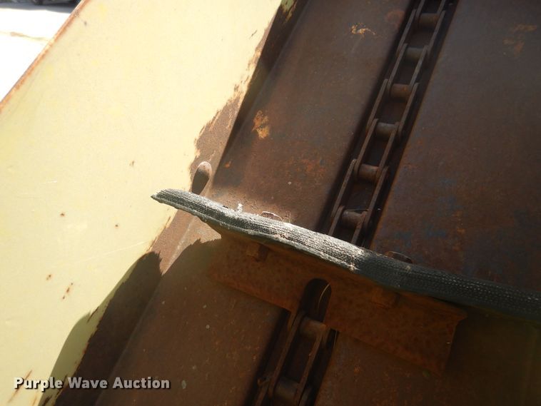 image for item HO9242 John Deere 425 hay cuber