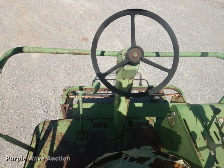 image for item HO9242 John Deere 425 hay cuber