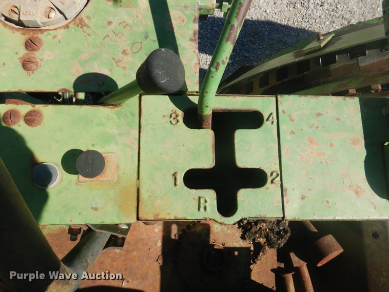 image for item HO9242 John Deere 425 hay cuber