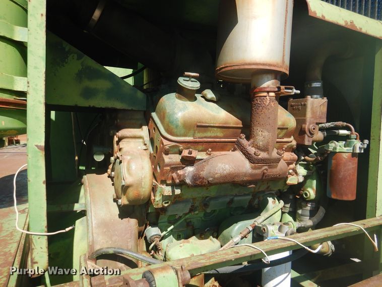 image for item HO9242 John Deere 425 hay cuber