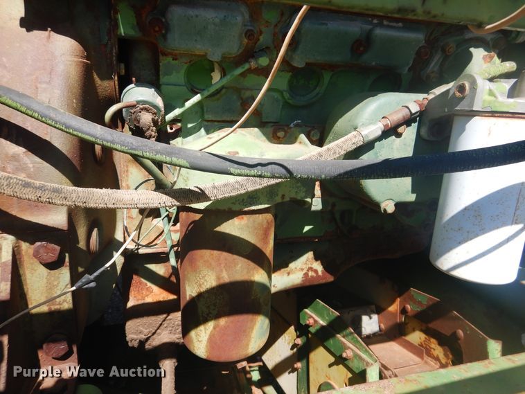 image for item HO9242 John Deere 425 hay cuber