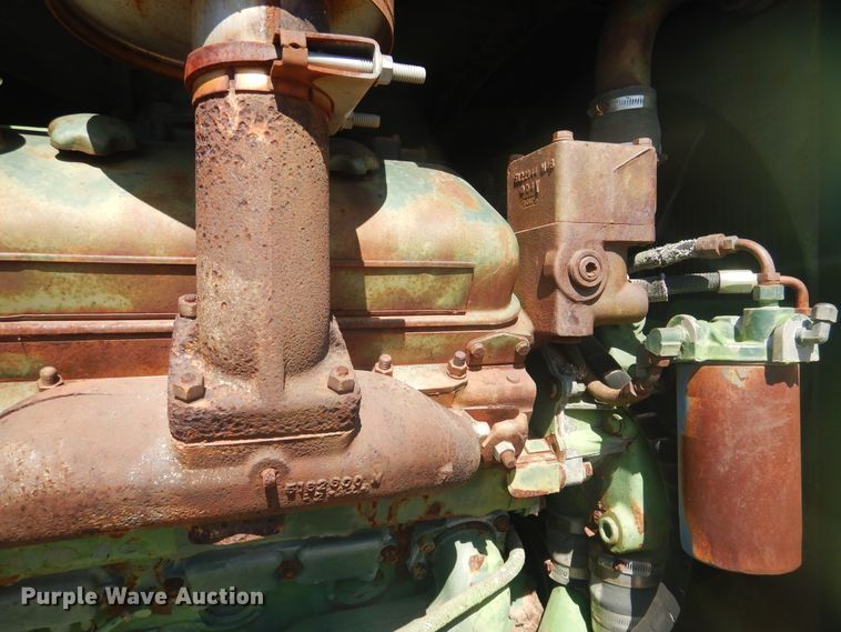 image for item HO9242 John Deere 425 hay cuber